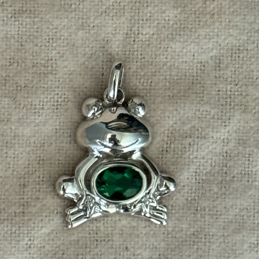 STERLING SILVER FROG WITH GREEN CRYSTAL PENDANT